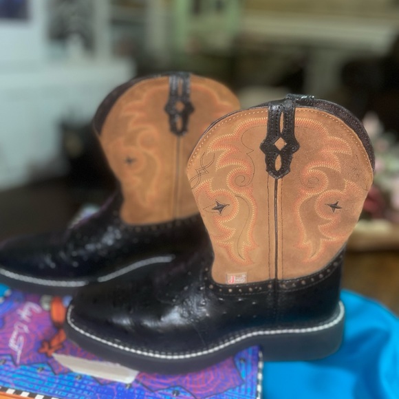Justin Boots - Picture 3 of 5